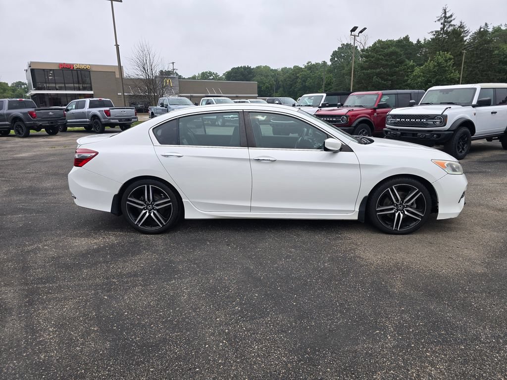 Used 2017 Honda Accord Sport image 6