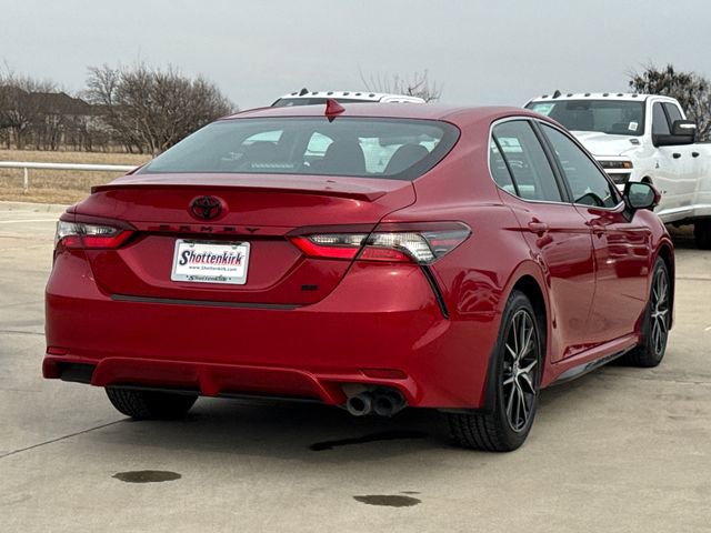 Used 2024 Toyota Camry SE image 10