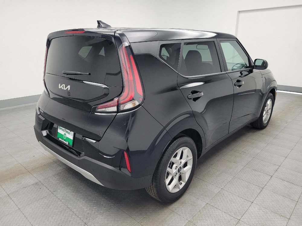 Used 2025 Kia Soul LX FWD image 9