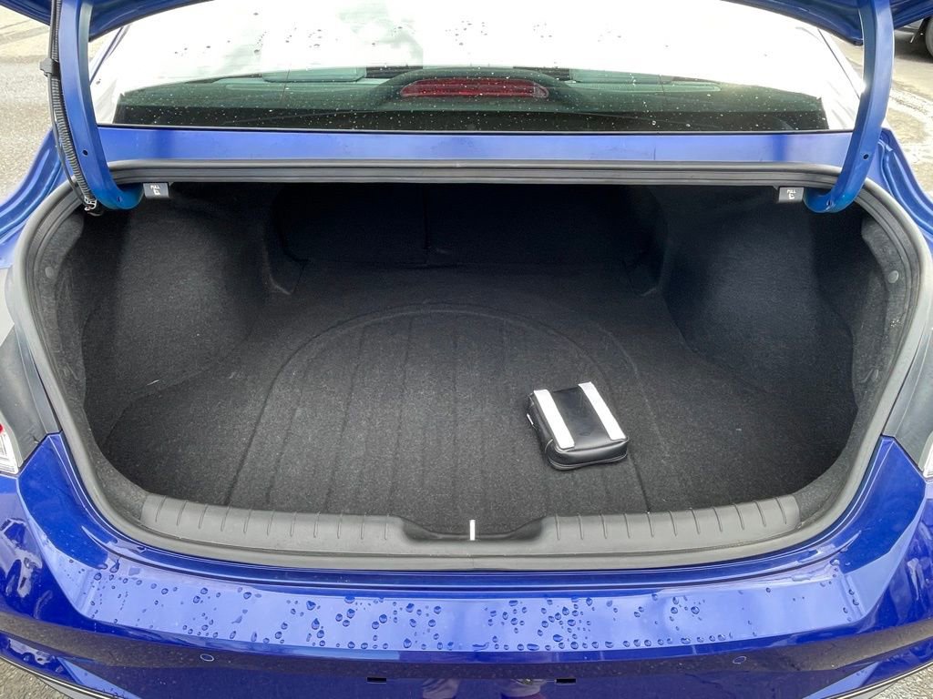 Used 2023 Hyundai Elantra Limited image 22