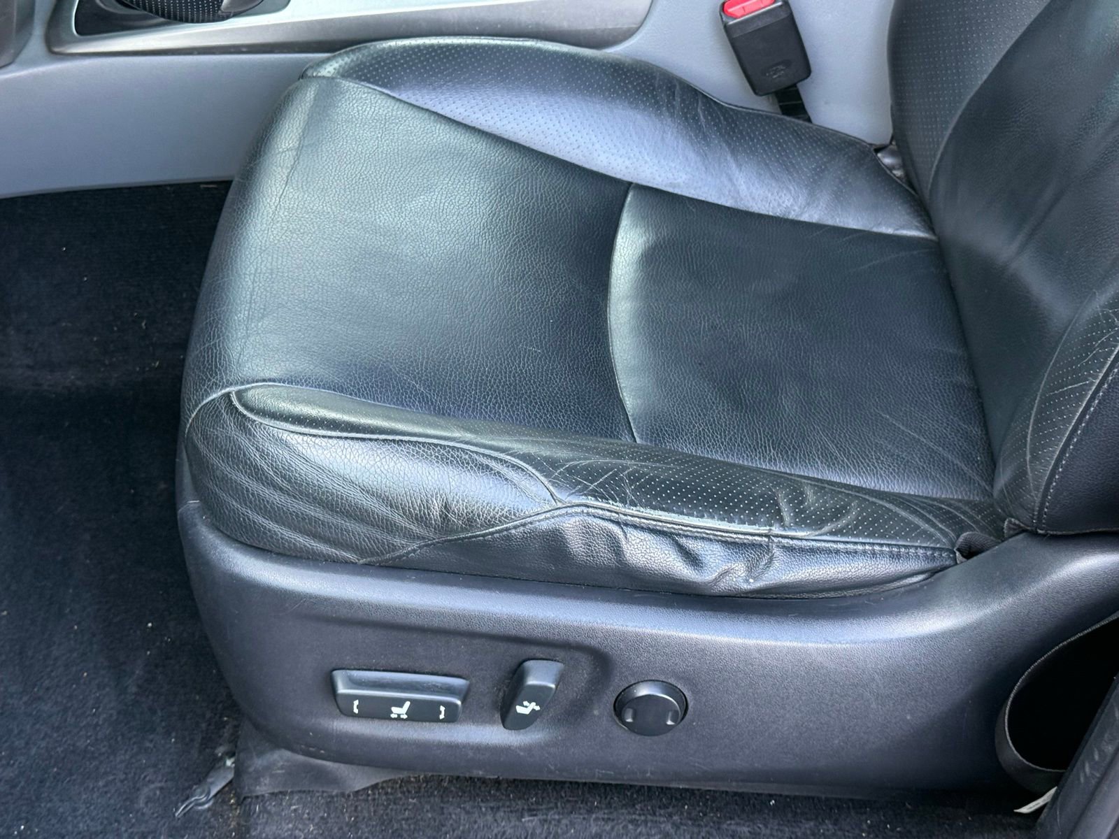 Used 2012 Toyota 4Runner SR5 w/ Premium Pkg w/3rd Row Seat image 34