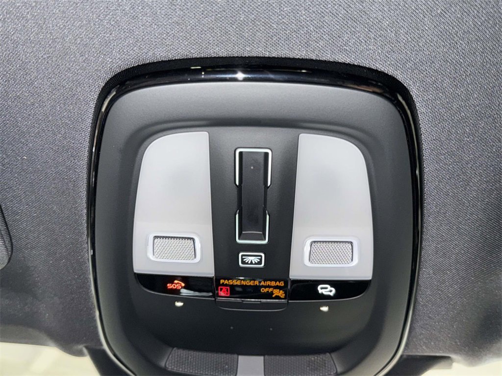 Certified 2025 Volvo XC90 B6 Plus image 26