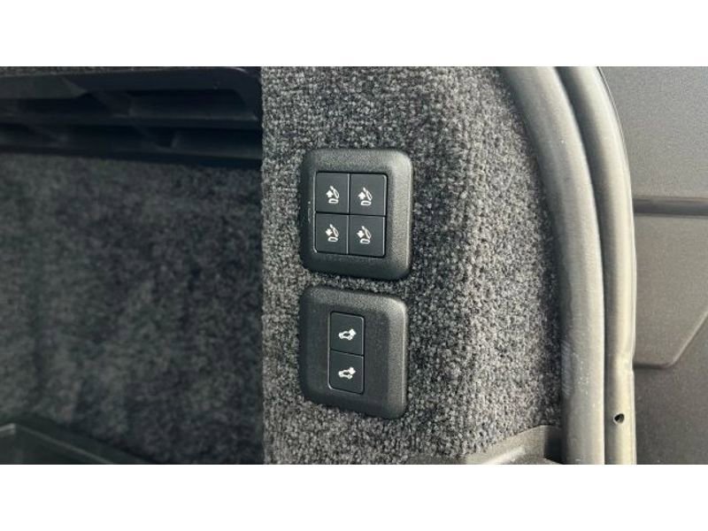 Used 2019 Land Rover Range Rover Long Wheelbase Supercharged image 25