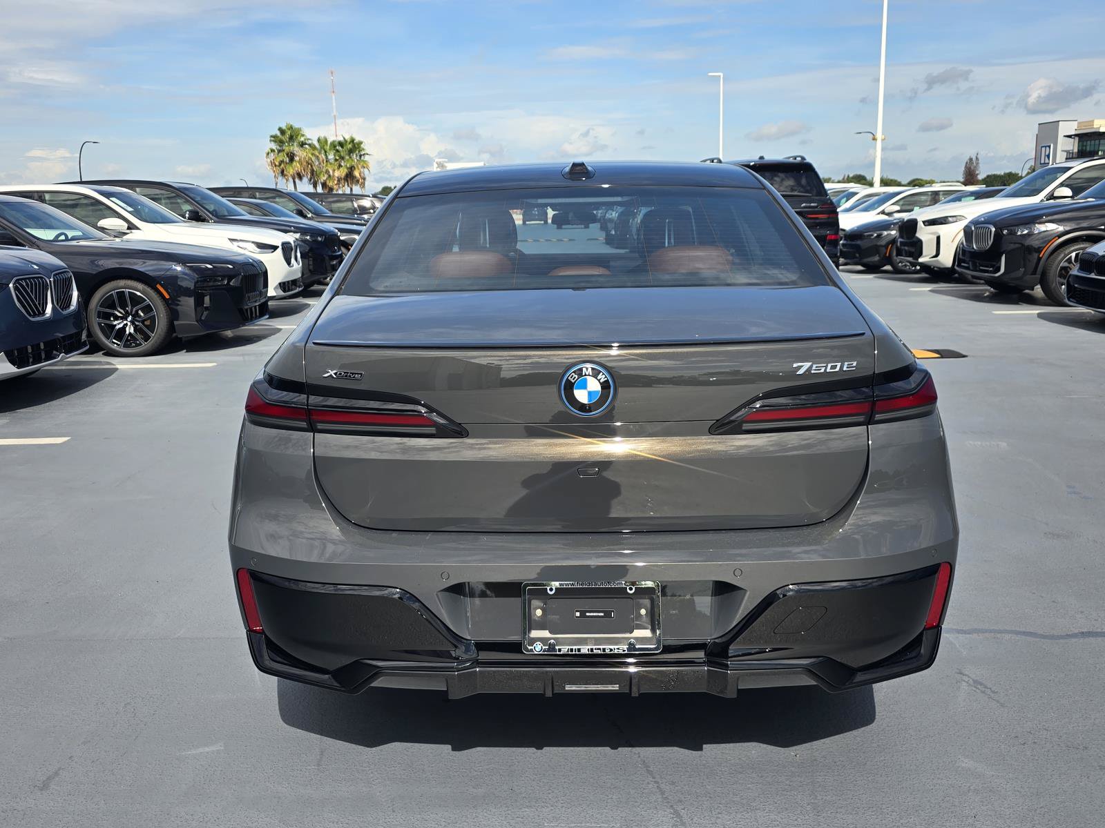 New 2026 BMW 750e xDrive w/ Premium Package AWD/4WD image 3