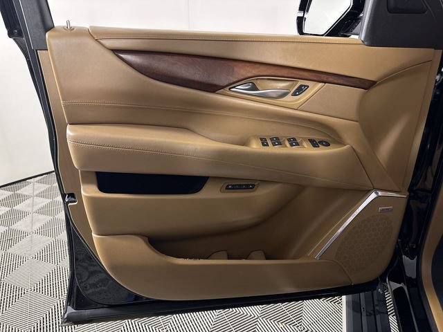 Used 2017 Cadillac Escalade Platinum AWD/4WD image 23