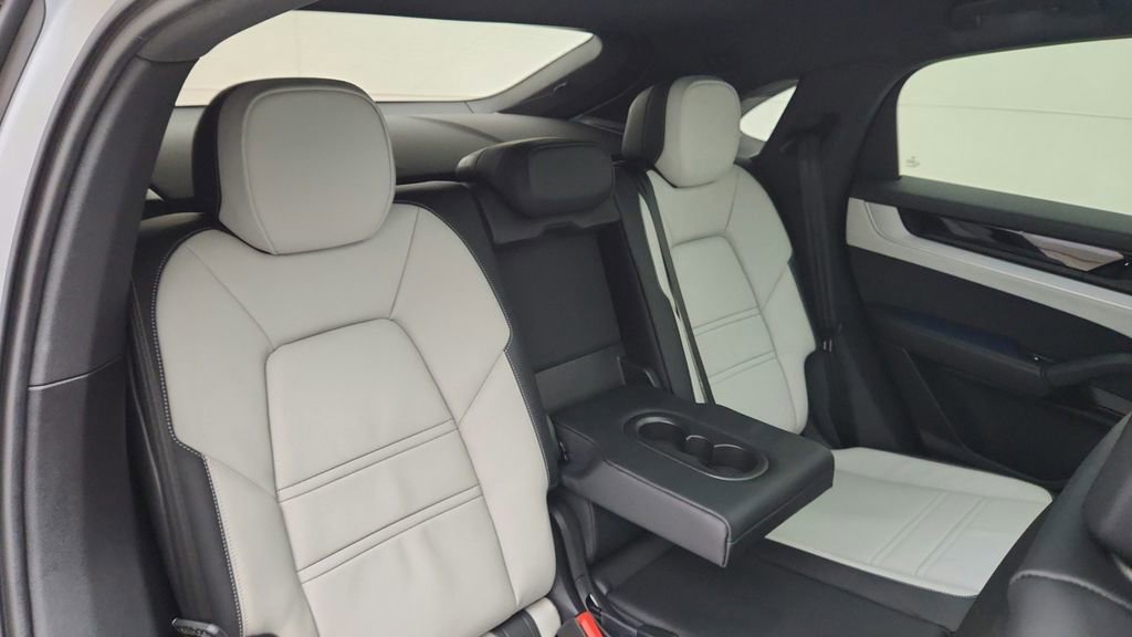 Certified 2025 Porsche Cayenne E-Hybrid Coupe image 44