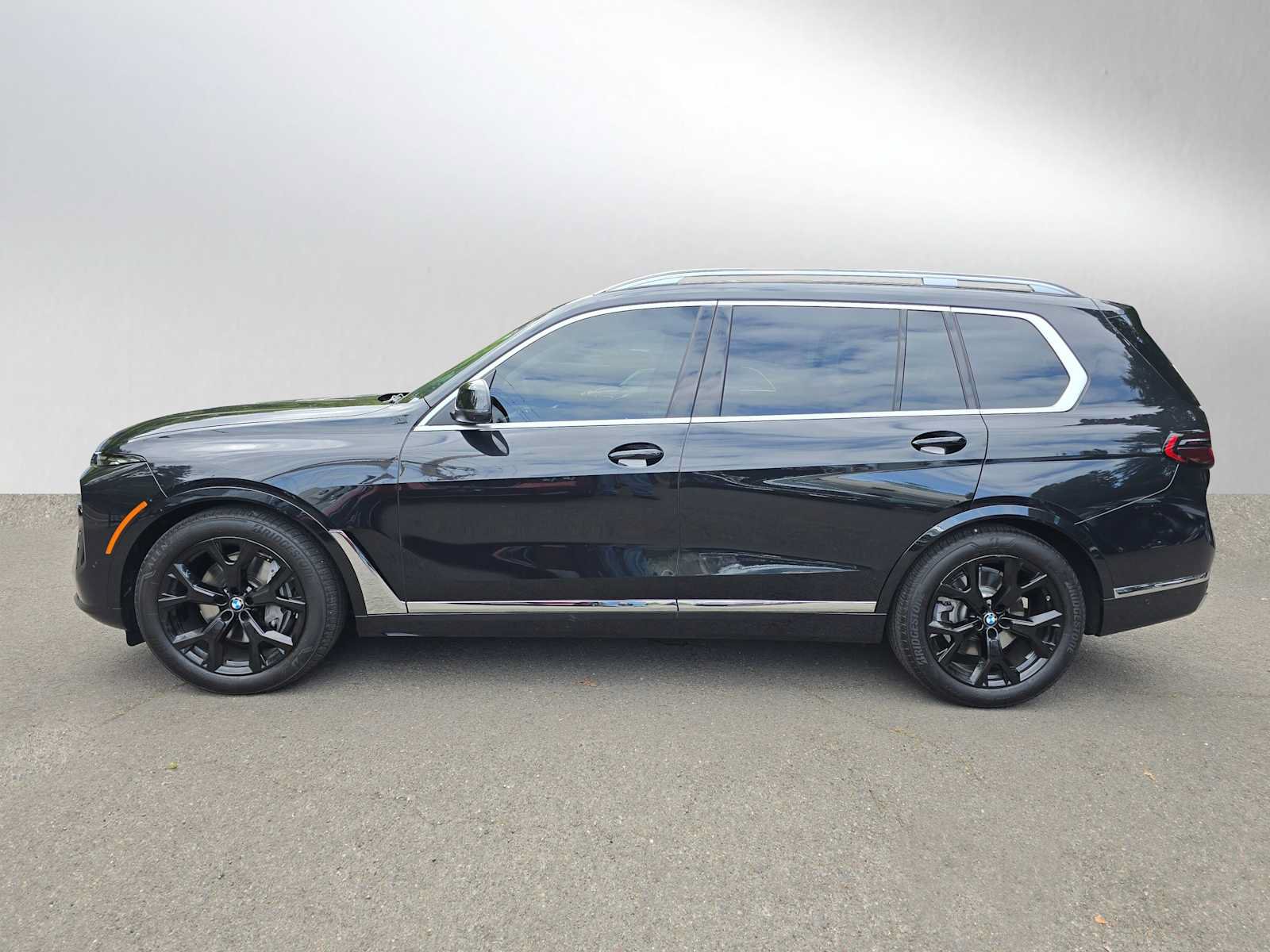 Used 2025 BMW X7 xDrive40i w/ Premium Package AWD/4WD image 6