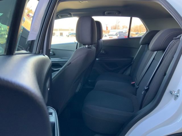 Used 2022 Chevrolet Trax LS w/ Tint and Cruise Package image 20