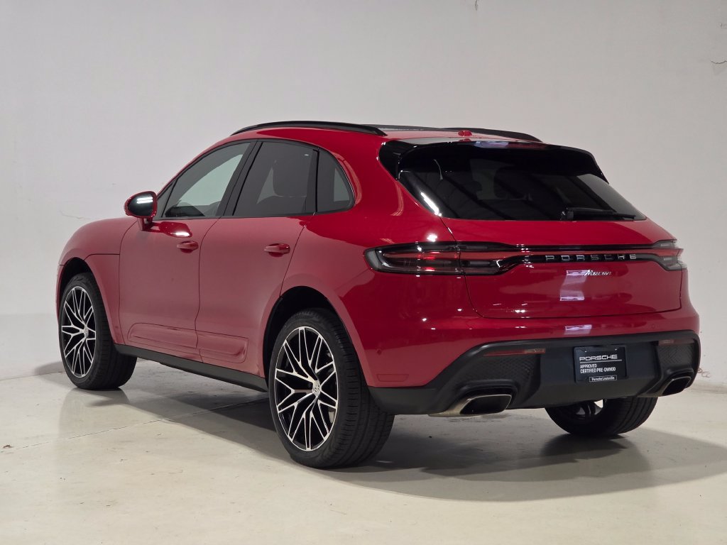 Certified 2024 Porsche Macan AWD/4WD image 3