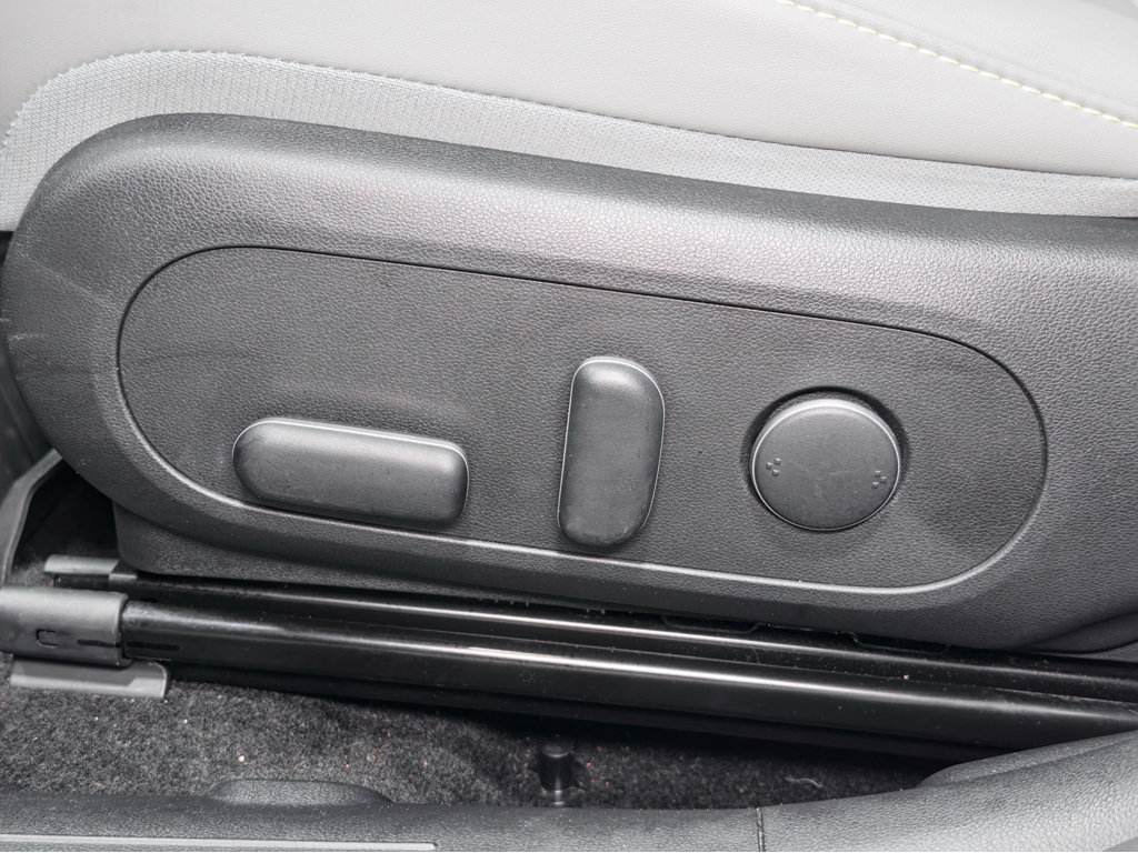 Used 2024 Hyundai Kona Limited FWD image 7