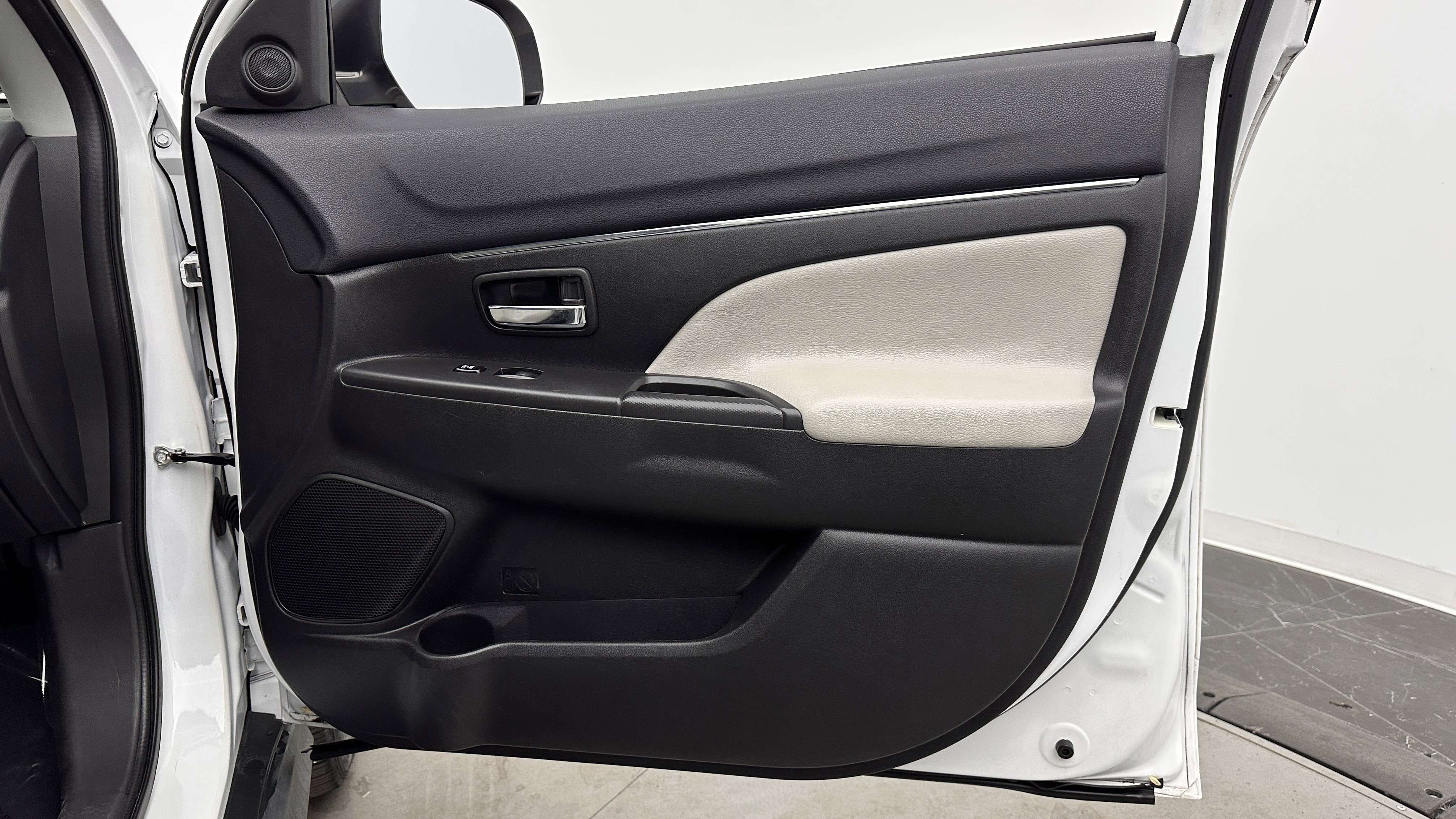 Used 2015 Mitsubishi Outlander Sport GT image 32
