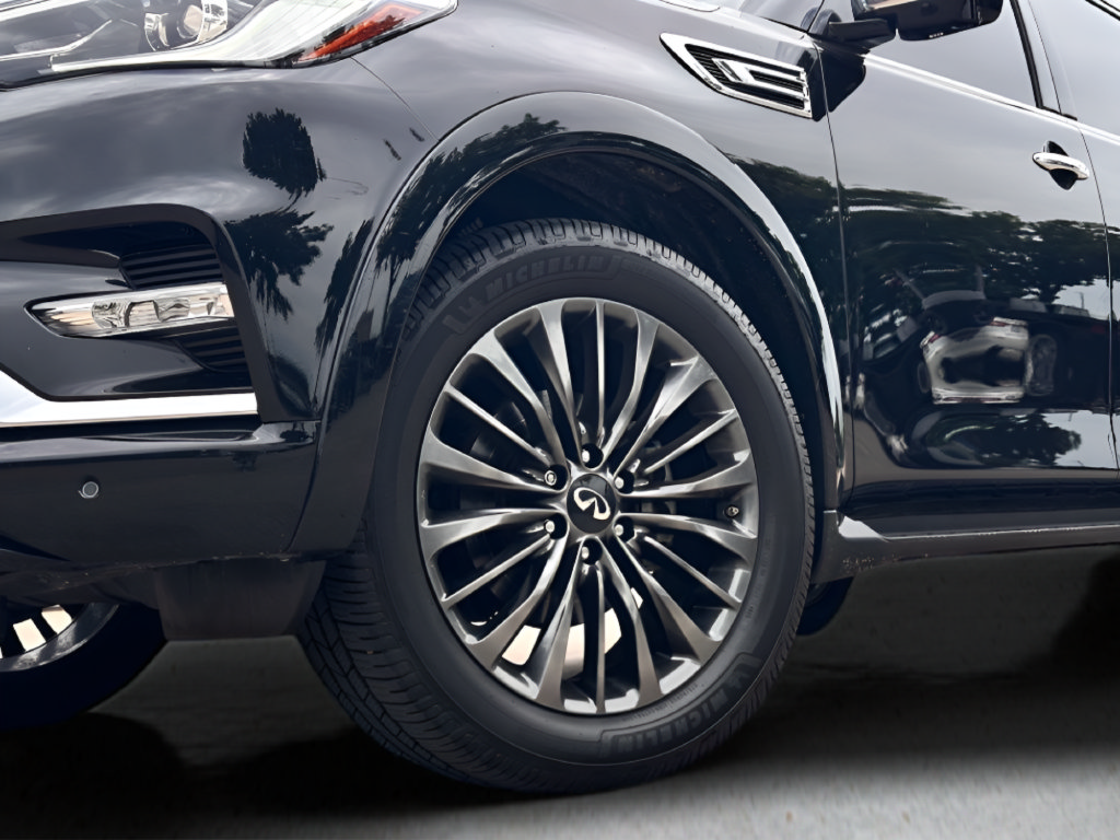 Used 2024 INFINITI QX80 Sensory w/ All-Season Package RWD image 30