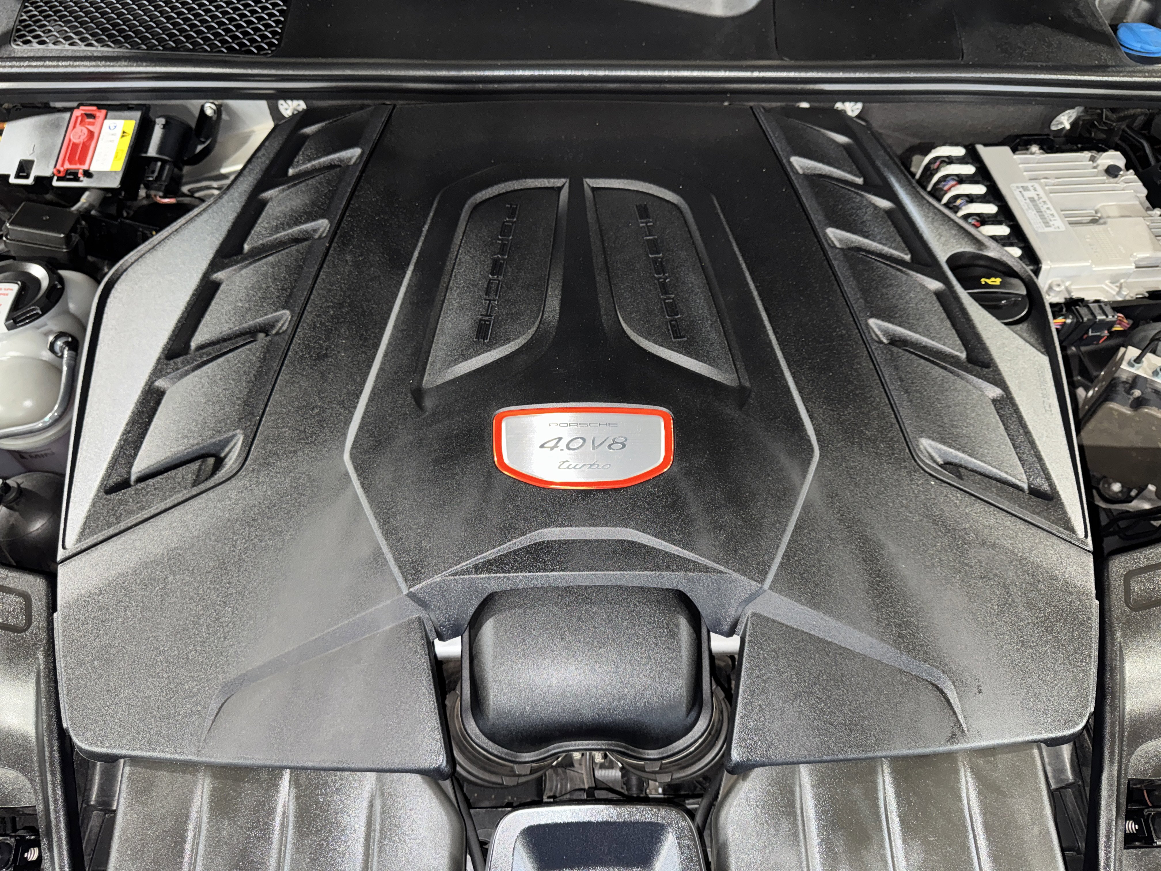 Used 2022 Porsche Cayenne Turbo image 36