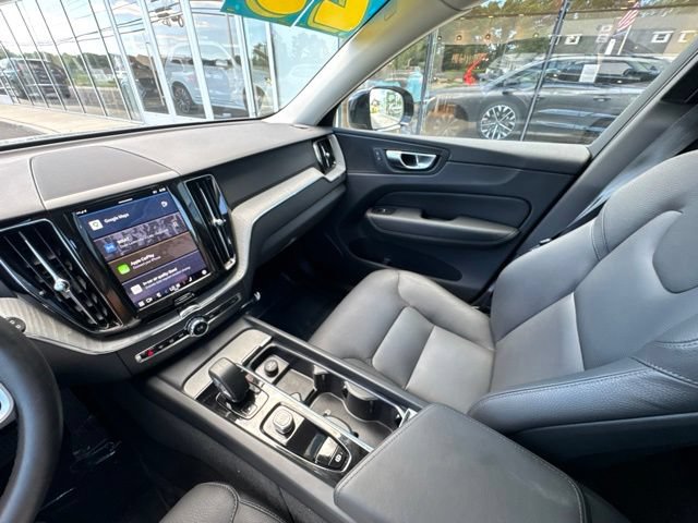 Certified 2025 Volvo XC60 B5 Plus AWD/4WD image 22