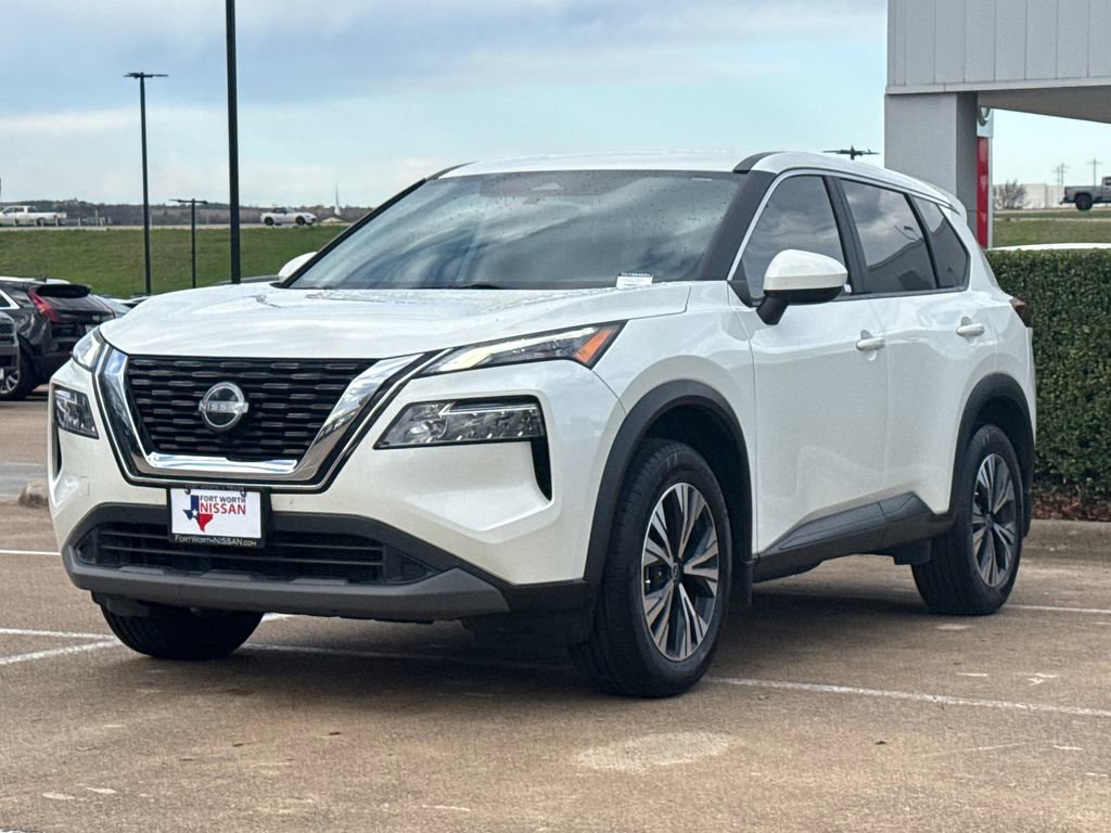 Used 2023 Nissan Rogue SV image 4