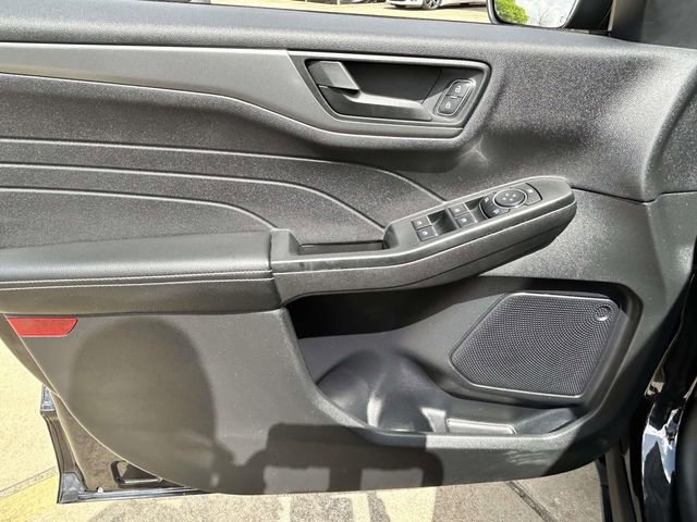 Used 2025 Ford Escape Active AWD/4WD image 12