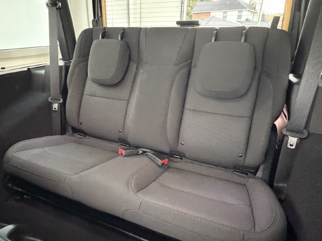Used 2023 Jeep Wrangler Sport AWD/4WD image 25