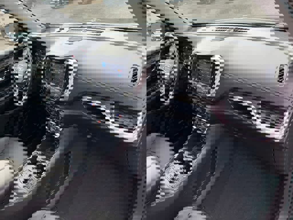 Used 2024 GMC Terrain SLT w/ Infotainment Package II AWD/4WD image 21