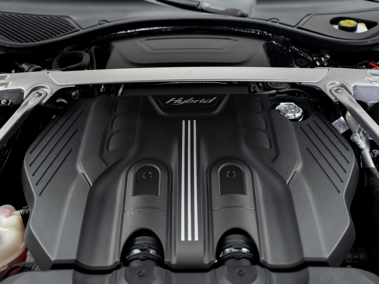 Used 2022 Bentley Flying Spur Plug-In Hybrid AWD/4WD image 57