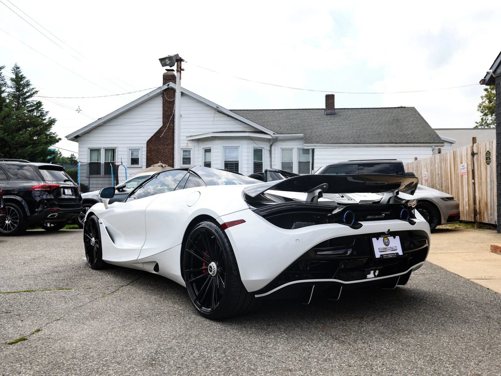 Used 2020 McLaren 720S Spider RWD image 8