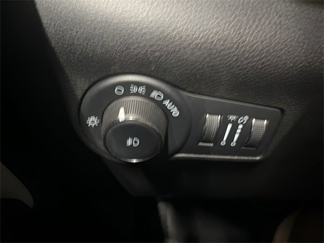 Used 2022 Jeep Compass Limited image 31