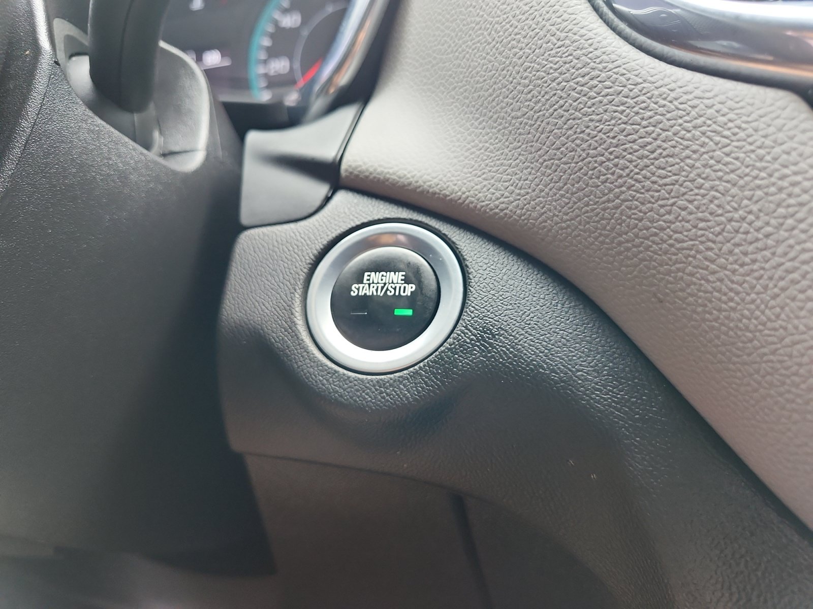 Used 2024 Chevrolet Equinox LS w/ Driver Confidence II Package FWD image 18