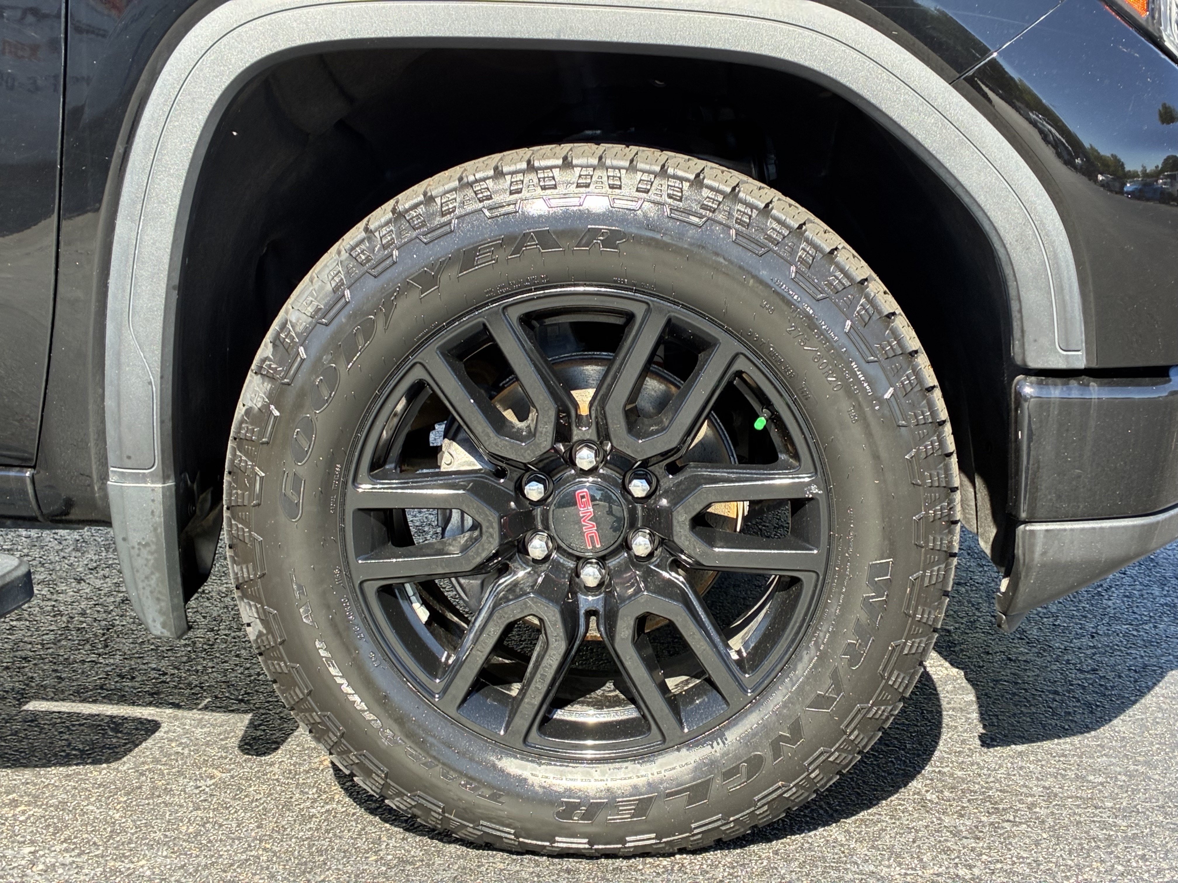 Used 2024 GMC Sierra 1500 Elevation w/ Elevation Premium Package AWD/4WD image 7