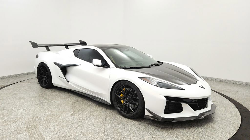 Used 2025 Chevrolet Corvette Z06 w/ Battery Protection Package image 7