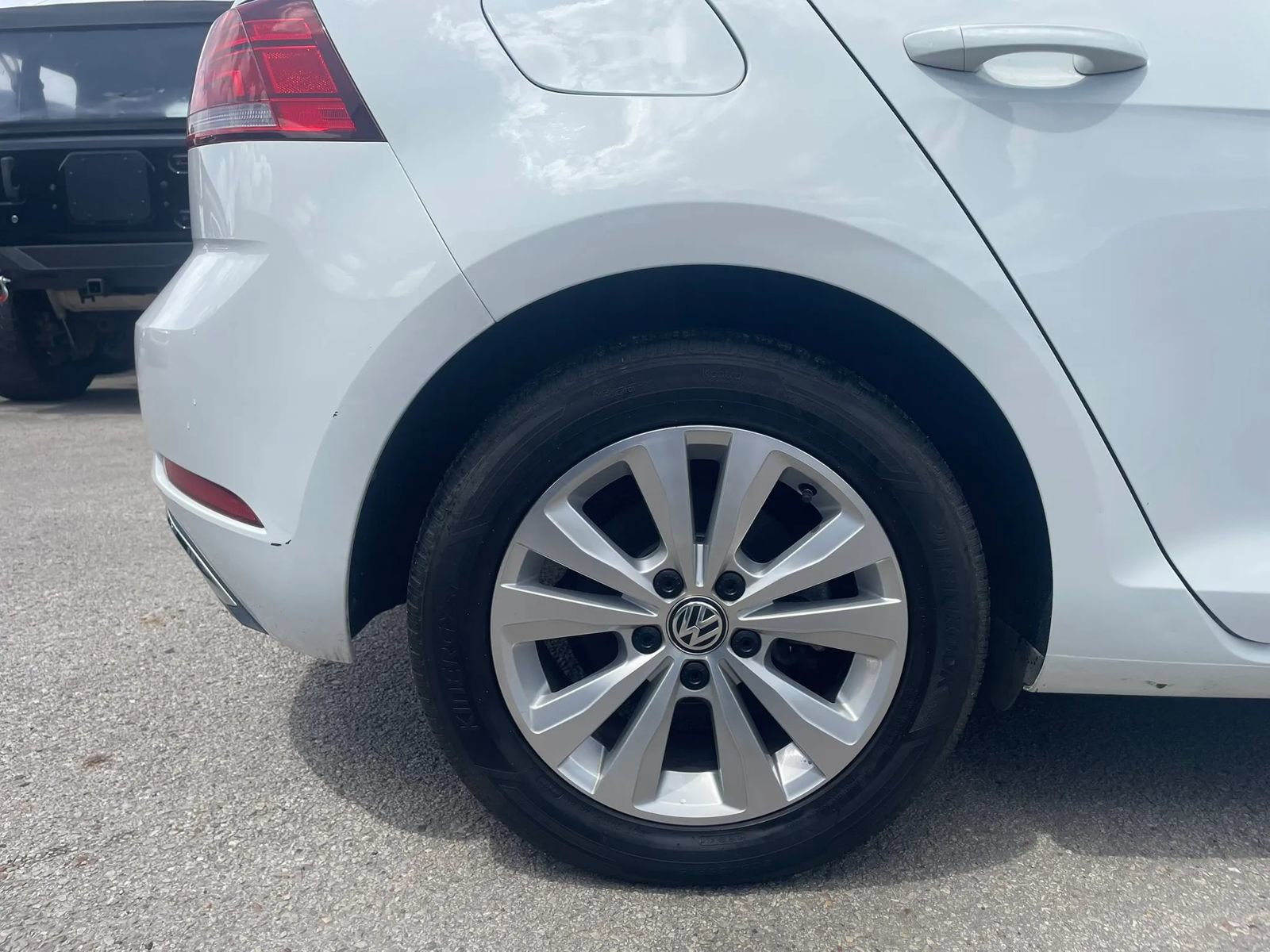 Used 2018 Volkswagen Golf SE FWD image 32