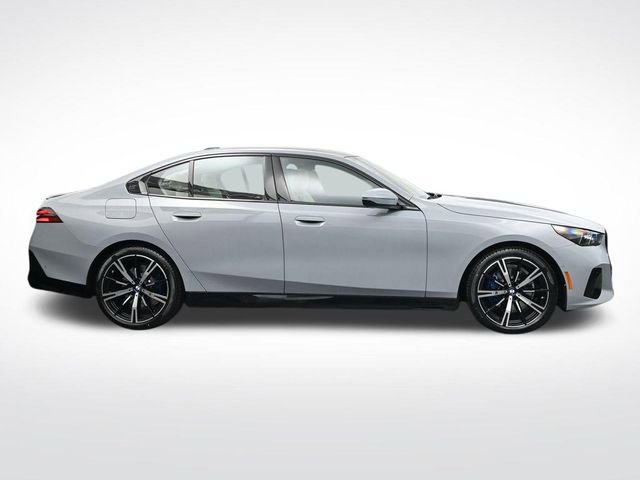 New 2026 BMW 530i xDrive w/ M Sport Package image 3