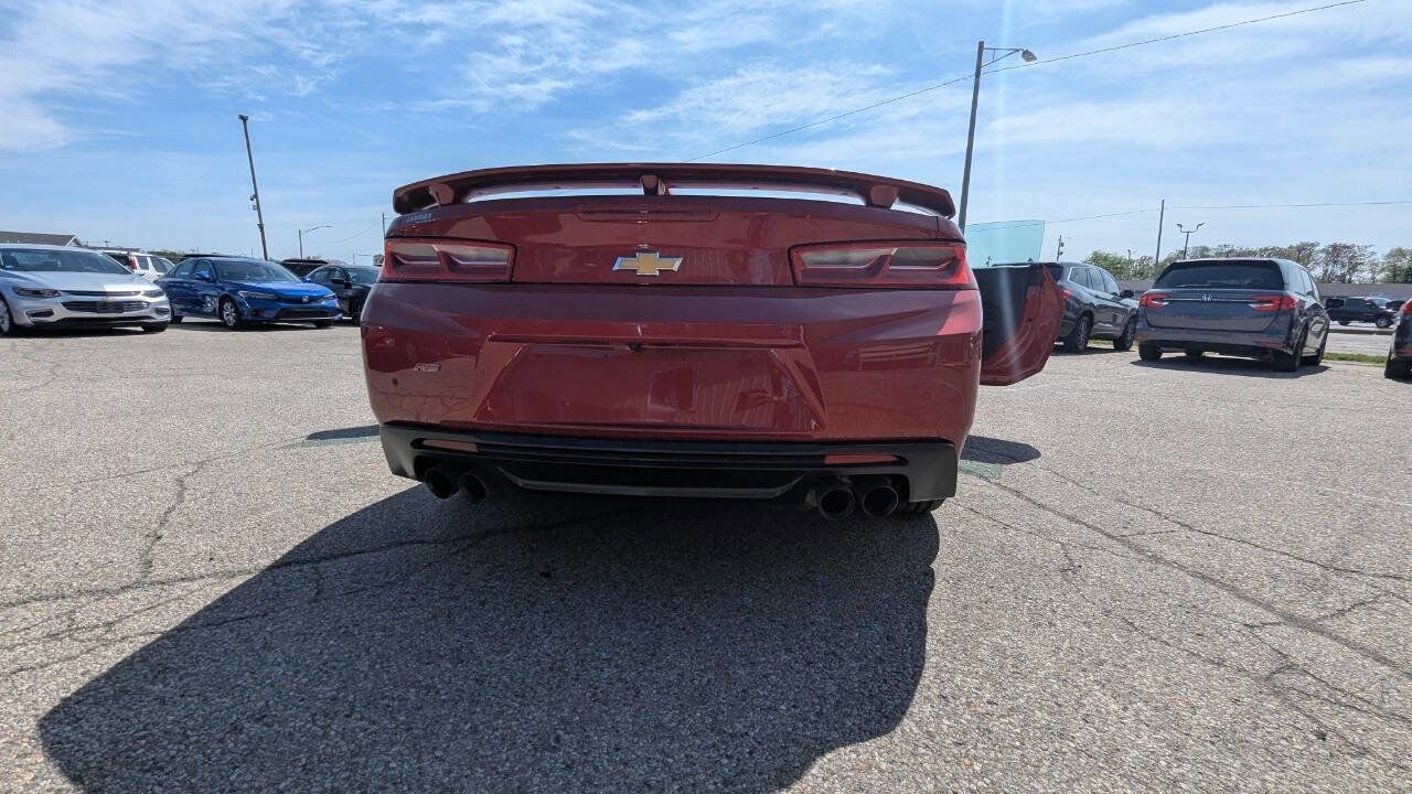 Used 2017 Chevrolet Camaro LT RWD image 21