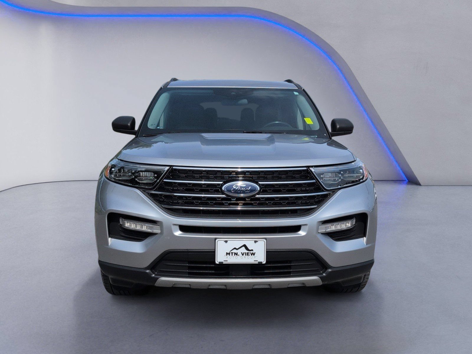 Used 2020 Ford Explorer XLT w/ Equipment Group 202A AWD/4WD image 13