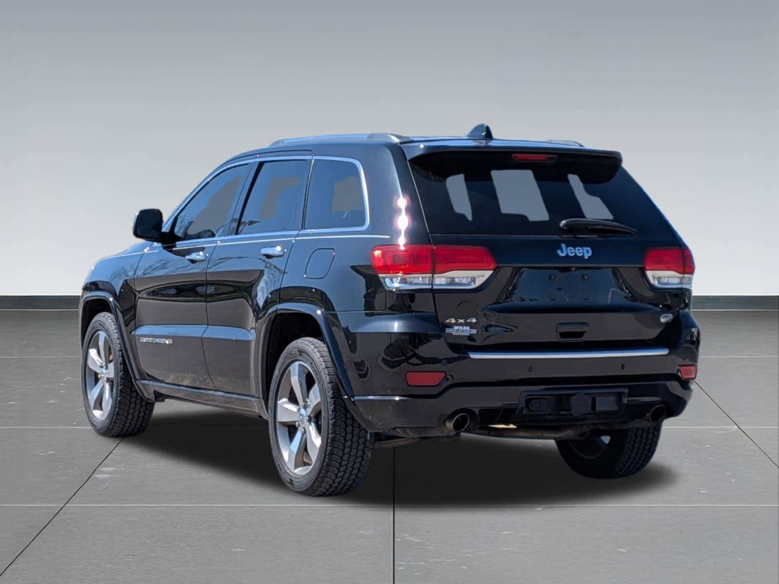 Used 2014 Jeep Grand Cherokee Overland w/ Advanced Technology Group image 3