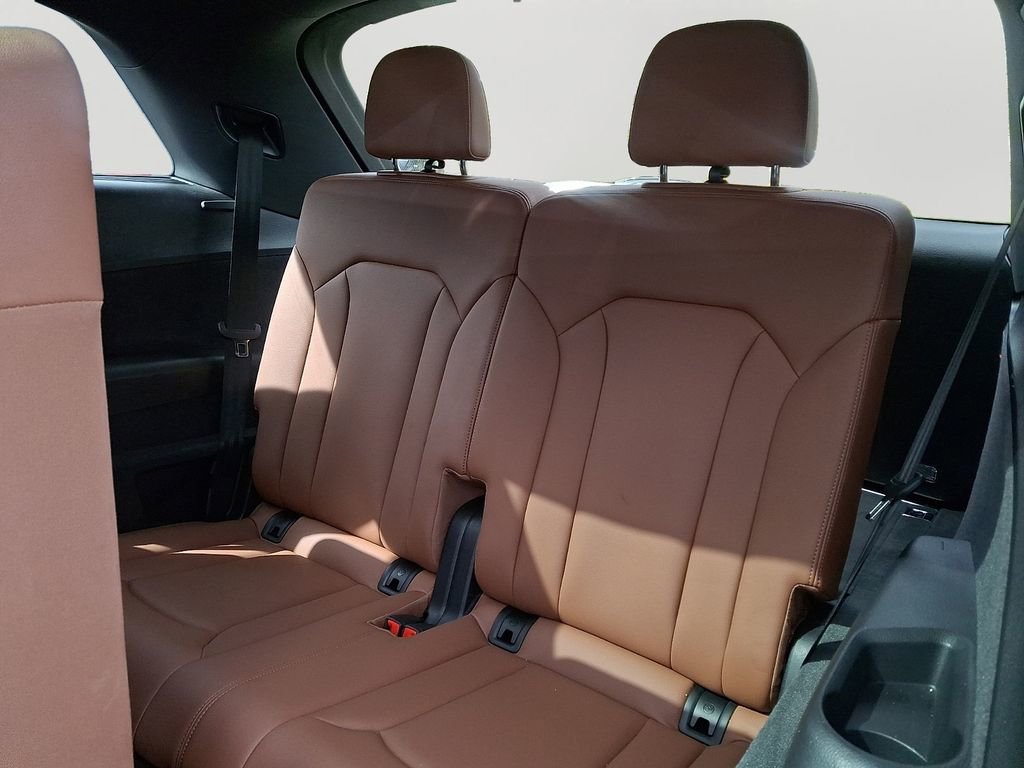 Used 2025 Audi Q7 3.0T Premium Plus image 11