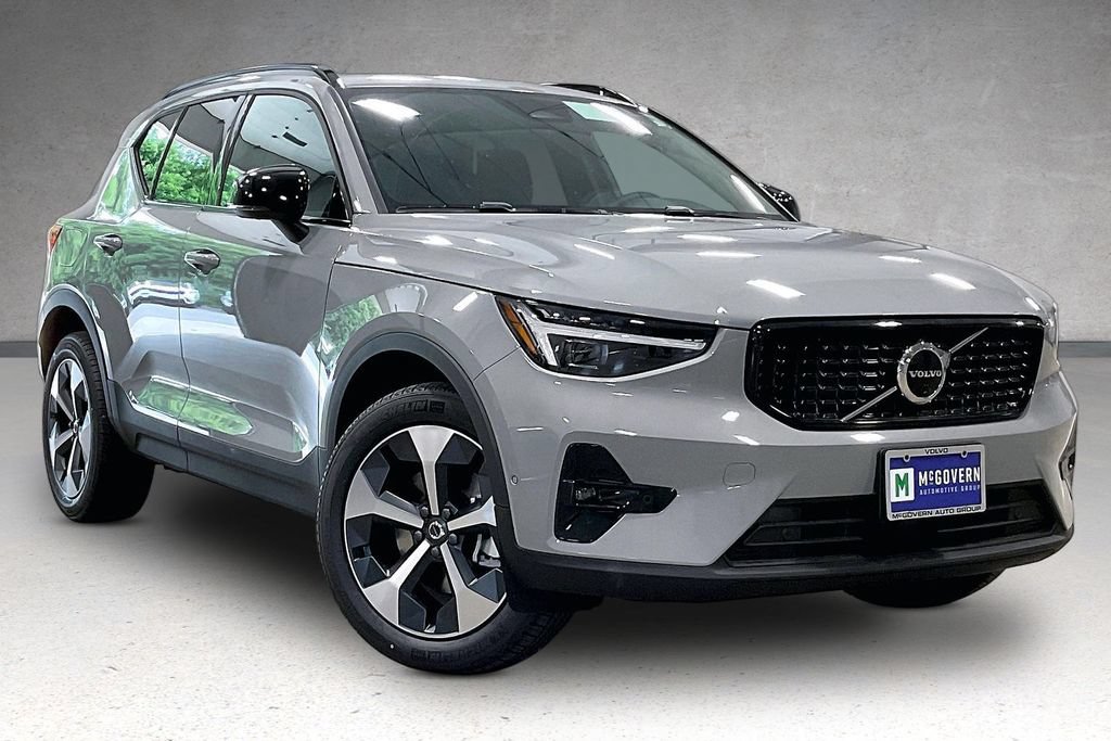New 2026 Volvo XC40 B5 Plus w/ Protection Package Premier AWD/4WD image 2