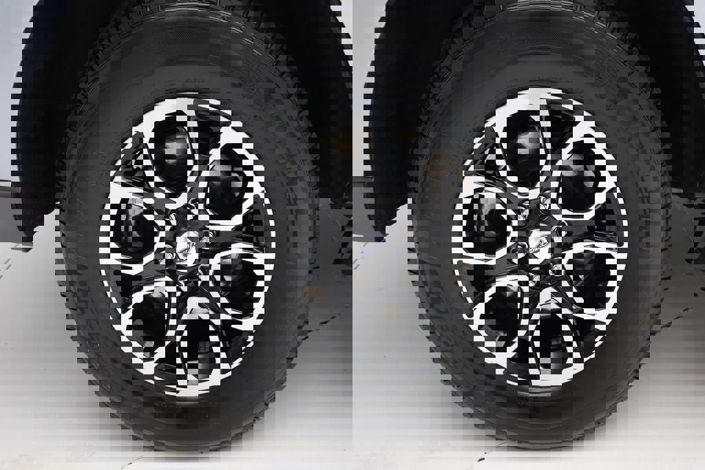 Used 2024 Ford Expedition XLT image 9