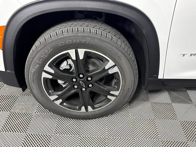 New 2027 Chevrolet Traverse LT w/ Sun and Wheel Package AWD/4WD image 10