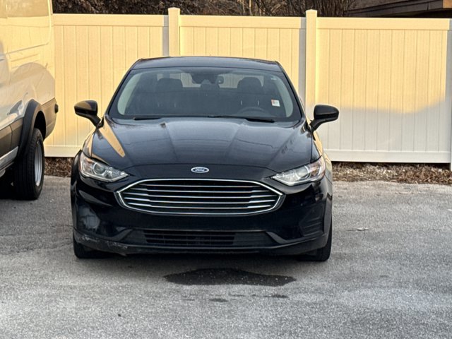 Used 2020 Ford Fusion SE image 2