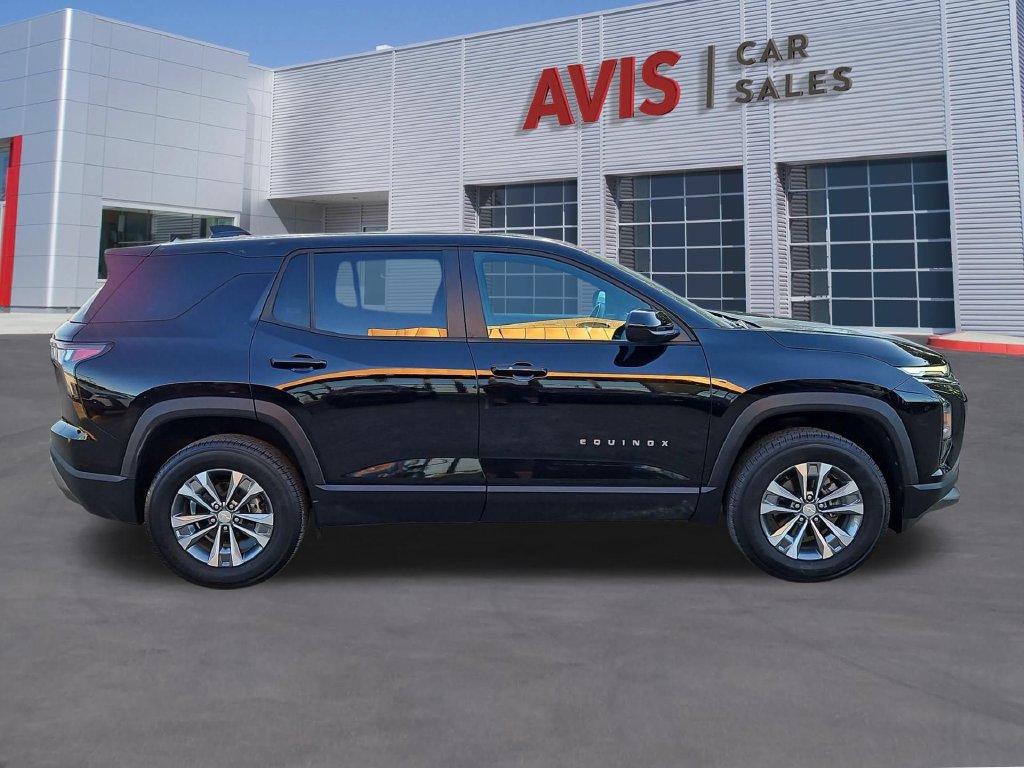 Used 2026 Chevrolet Equinox LT FWD image 5
