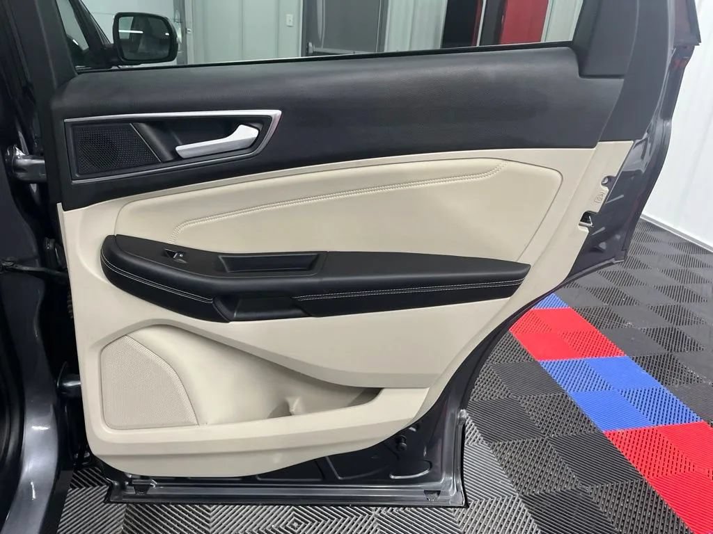 Used 2024 Ford Edge Titanium AWD/4WD image 14
