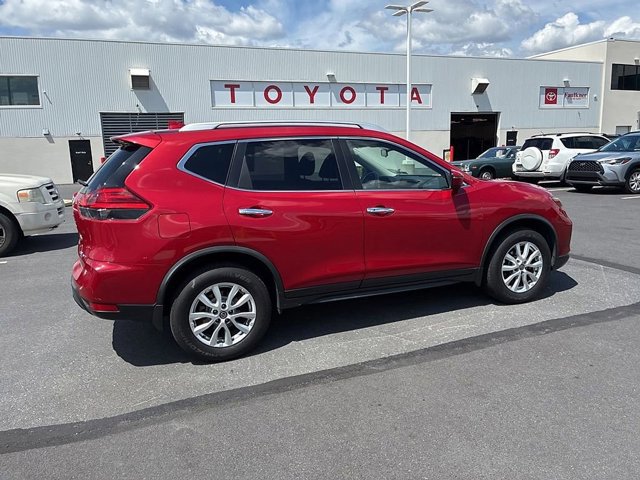 Used 2017 Nissan Rogue SV w/ SV Premium Package AWD/4WD image 7