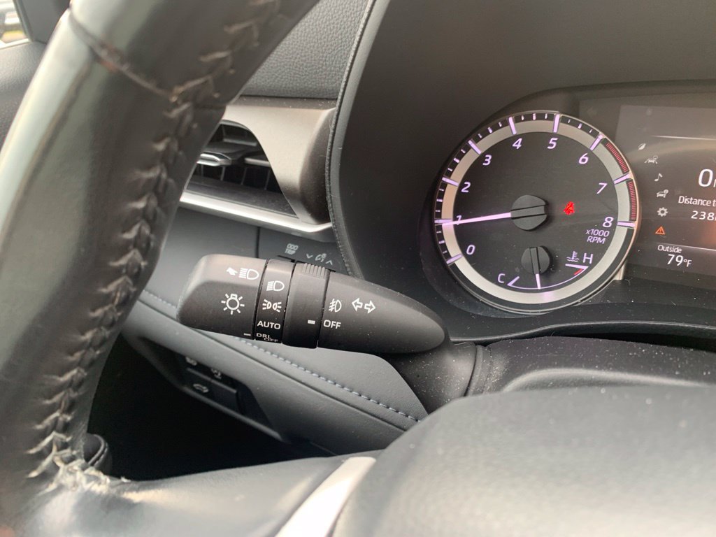 Used 2023 Toyota Highlander LE FWD image 43