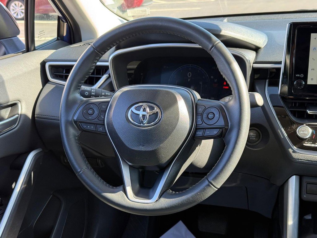 Certified 2025 Toyota Corolla Cross XLE image 13