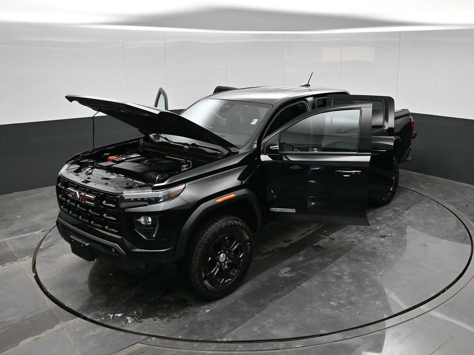 Used 2024 GMC Canyon Elevation w/ Convenience Package image 40