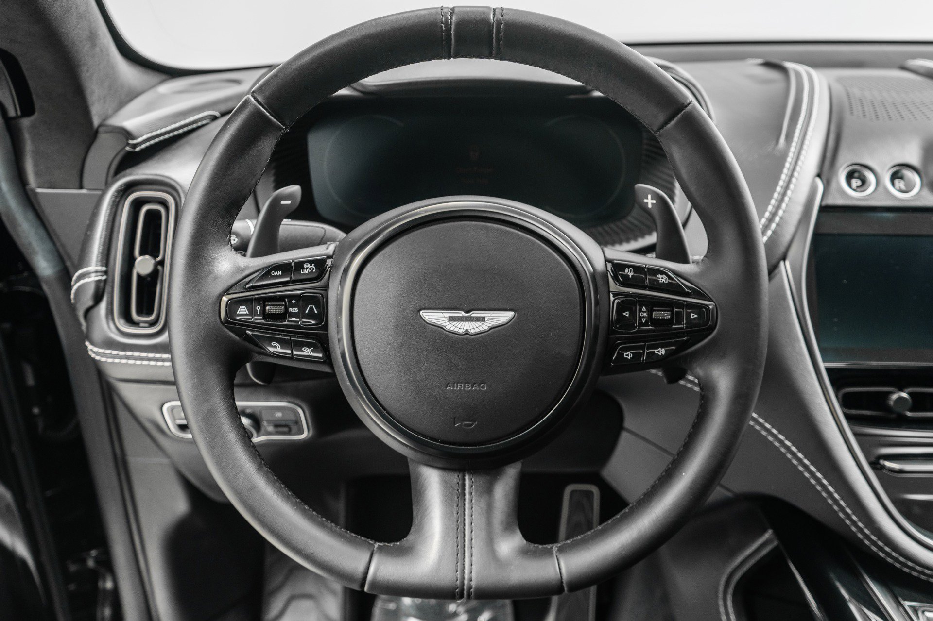Used 2021 Aston Martin DBX AWD/4WD image 15