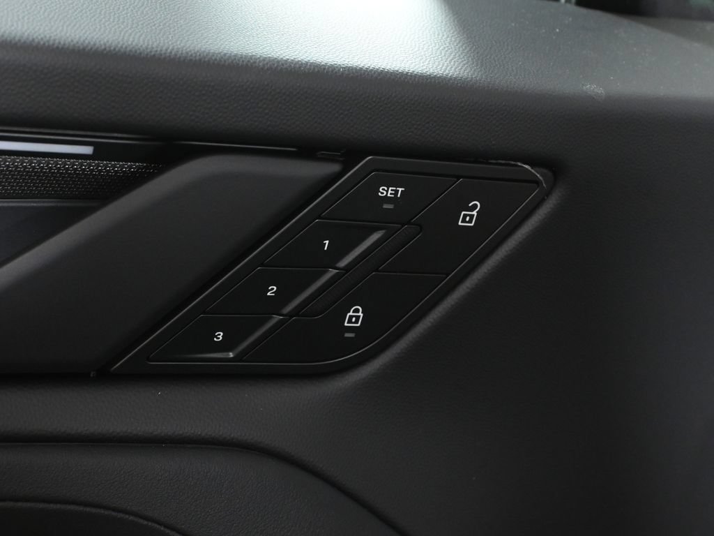 New 2026 Porsche Cayenne Electric AWD/4WD image 32