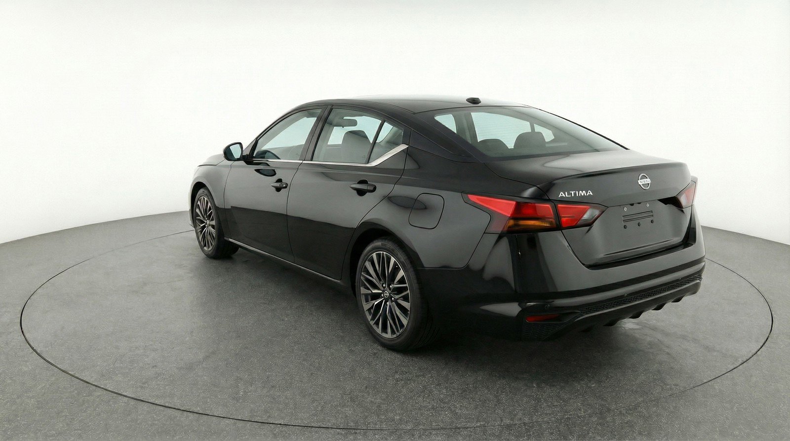 Used 2025 Nissan Altima 2.5 SV FWD image 6