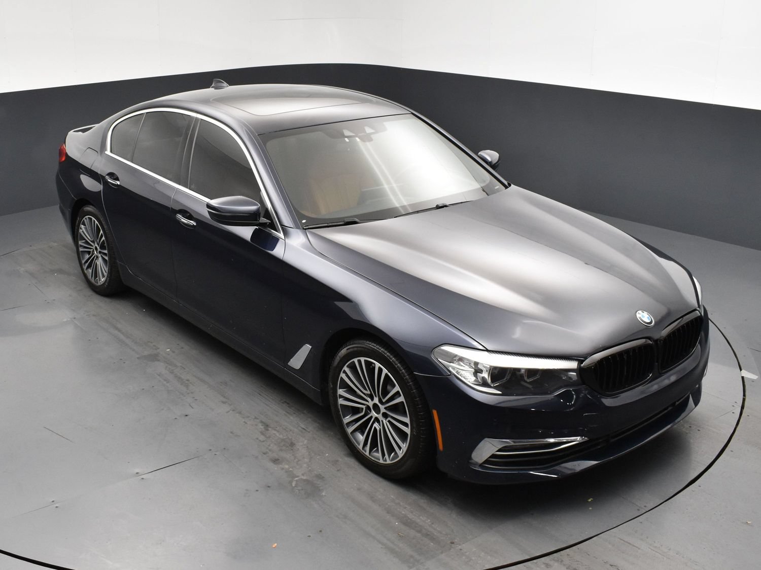 Used 2018 BMW 530i xDrive AWD/4WD image 18