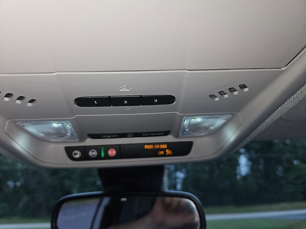 Used 2024 GMC Terrain SLT image 19