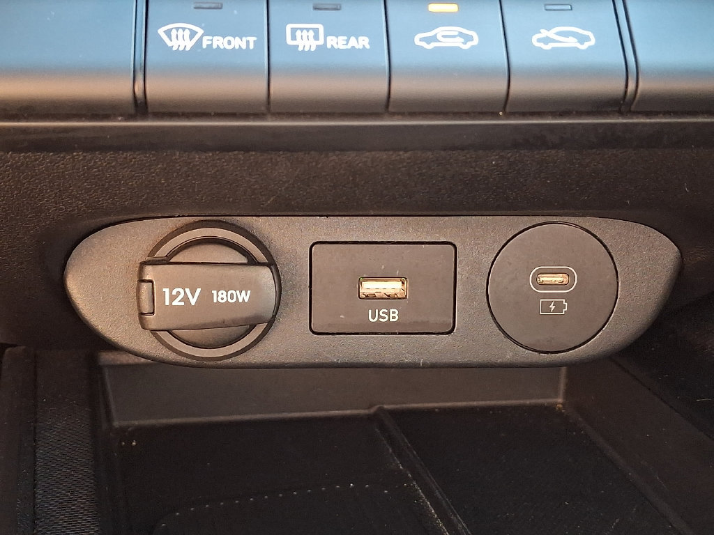 Certified 2025 Hyundai Elantra SEL FWD image 22